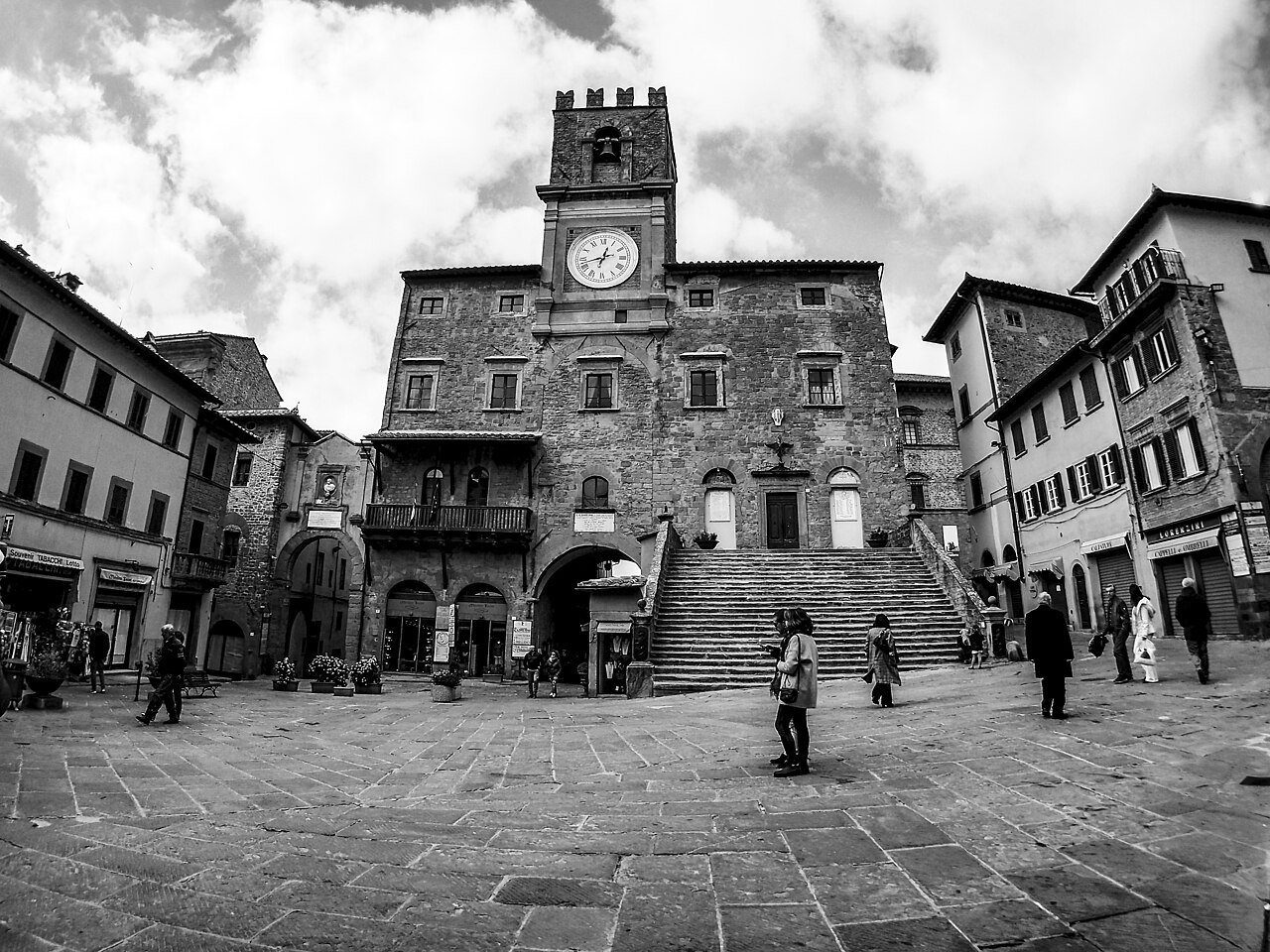 Things to do in Cortona — Piazza della Repubblica and the Palazzo Comunale